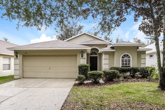 721 Straw Lake Dr