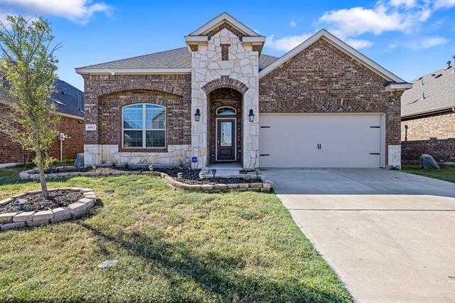 10812 Aledo Ln in Aubrey, TX - Building Photo