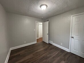 3159 St Charles Dr in Memphis, TN - Building Photo - Building Photo