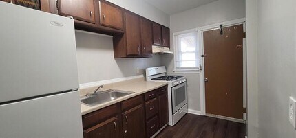 4933 Edgemere Ave in Baltimore, MD - Building Photo - Building Photo