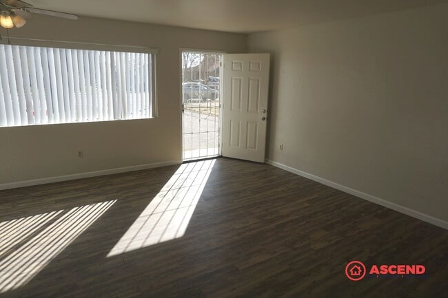 326 Belle Ave in Bakersfield, CA - Building Photo - Building Photo