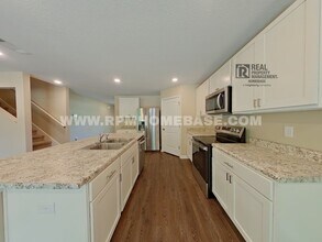 3250 Chapelwood Dr in Crestview, FL - Building Photo - Building Photo