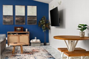 64 York Creek Rd in Driftwood, TX - Building Photo