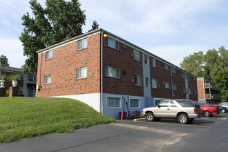 Maple Manor in Alton, IL - Foto de edificio - Building Photo