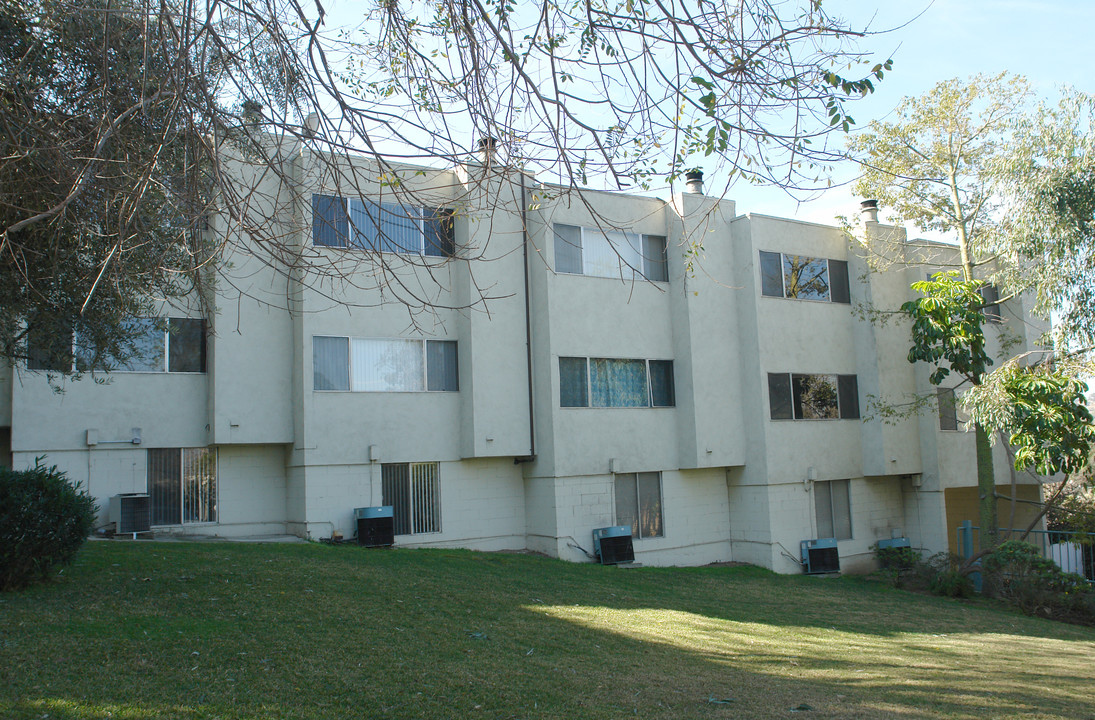 3030 Waverly Dr in Los Angeles, CA - Foto de edificio