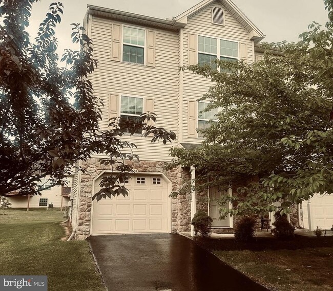 property at 184 Mapleton Dr