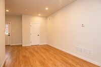 2402 W Jefferson St photo'