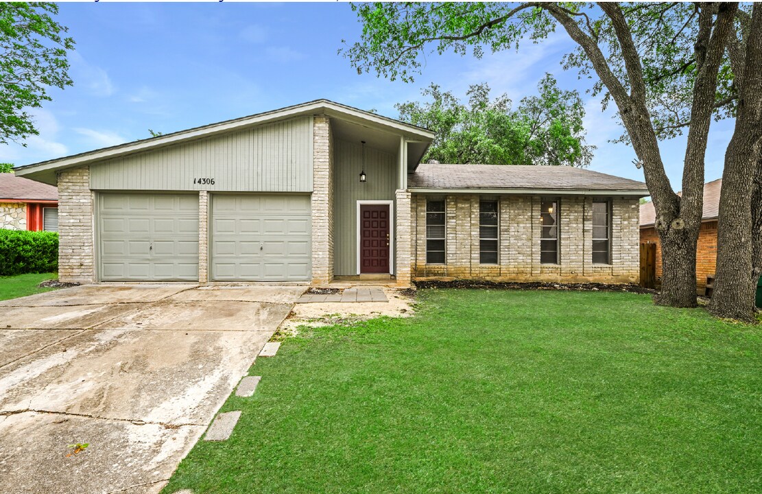 14306 Ridge Point Dr in San Antonio, TX - Building Photo