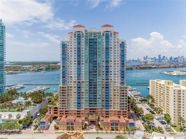 419 Michigan Ave, Unit 2703 in Miami Beach, FL - Foto de edificio - Building Photo