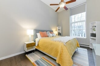 743 E 4th St, Unit 205 in Boston, MA - Building Photo - Building Photo