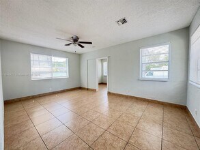 2525 N 23rd Ave in Hollywood, FL - Building Photo - Building Photo