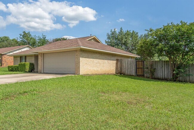 2500 Quail Ridge Dr in Denton, TX - Building Photo - Building Photo
