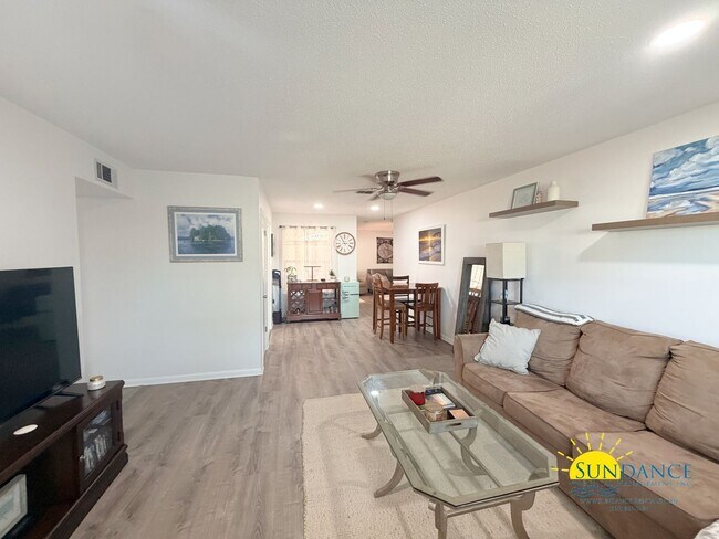 303 Sikes Cir NW in Fort Walton Beach, FL - Foto de edificio - Building Photo