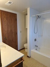 1305 Galeta Ave, Unit C in Norfolk, NE - Building Photo - Building Photo