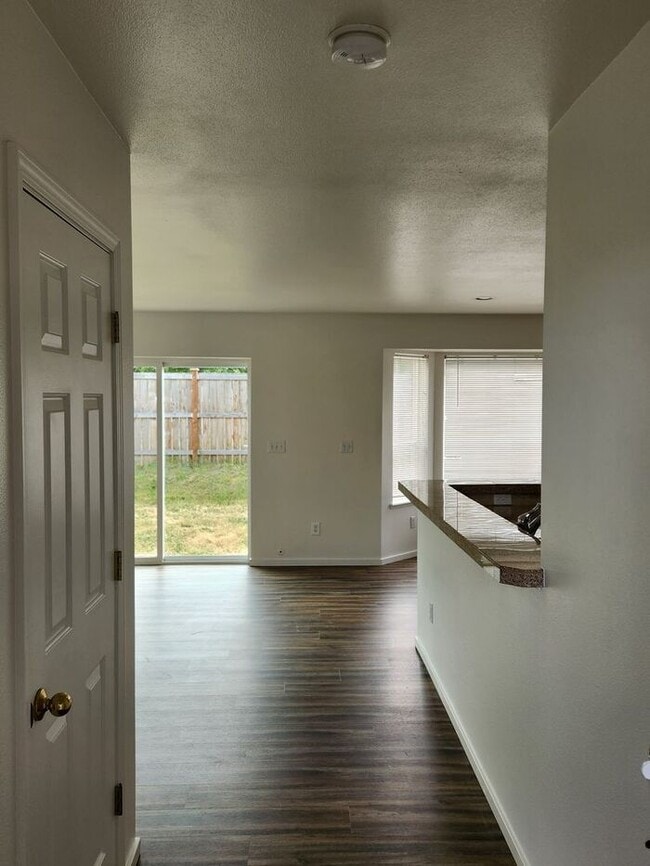 16237 Vancil Loop SE in Yelm, WA - Building Photo - Building Photo
