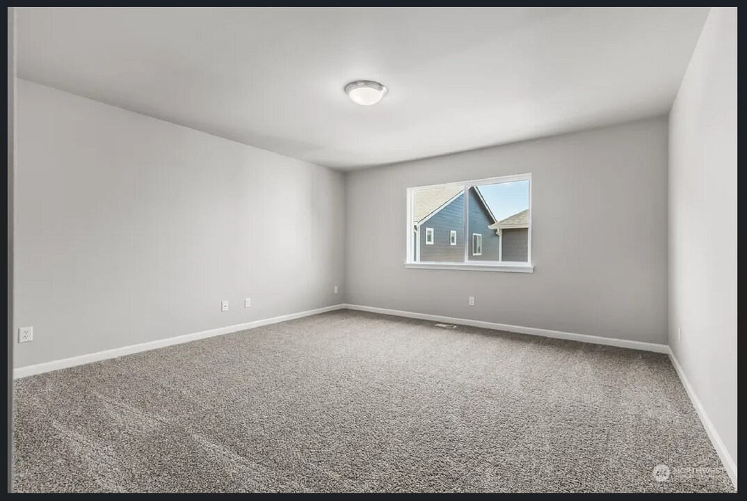 16210 9th Ave E in Spanaway, WA - Building Photo