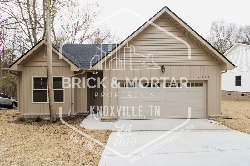 4819 McCloud Rd in Knoxville, TN - Building Photo