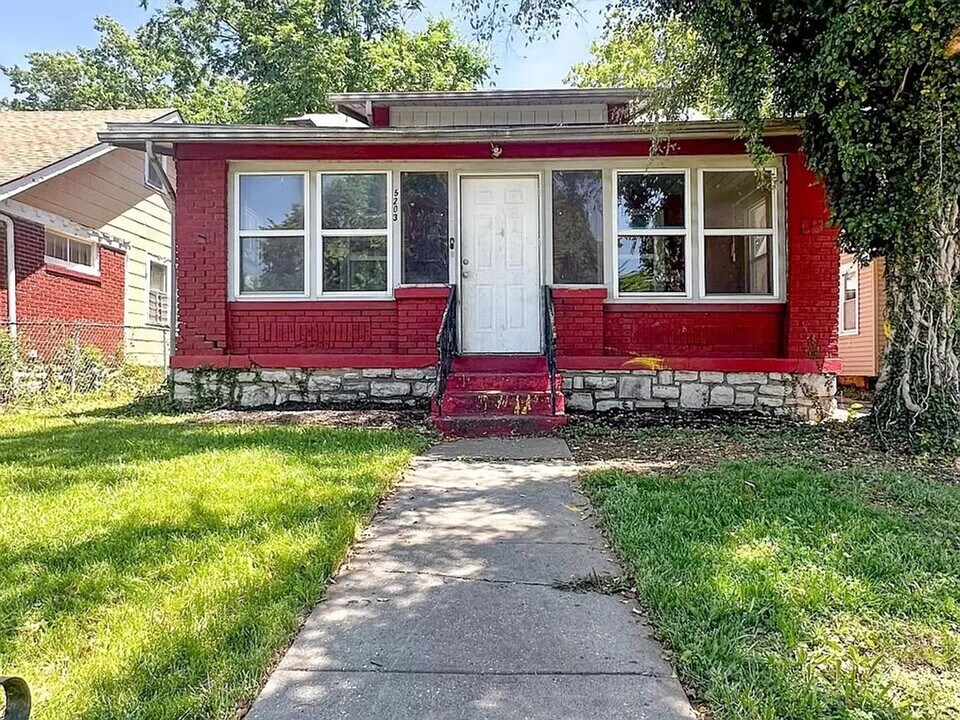 5203 Euclid Ave in Kansas City, MO - Building Photo