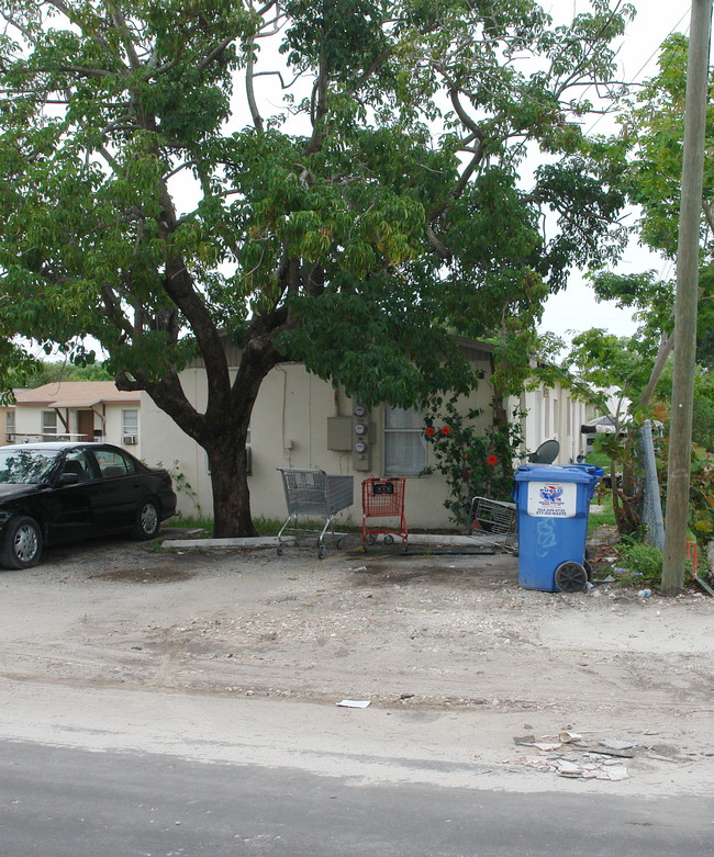 518 NW 8th Ave in Fort Lauderdale, FL - Foto de edificio - Building Photo
