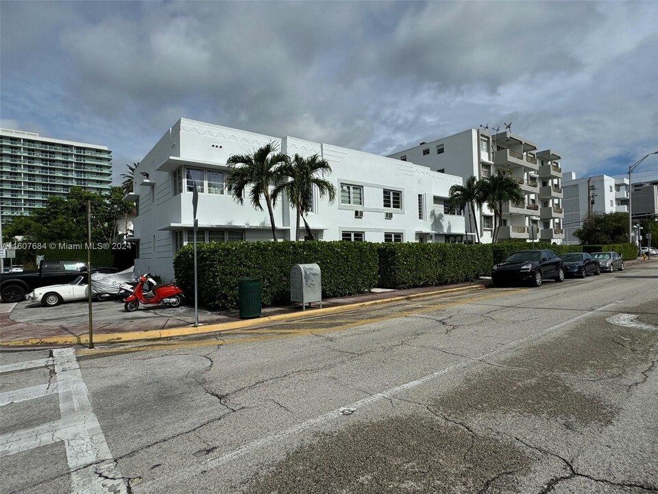 1560 West Ave, Unit 6 in Miami Beach, FL - Building Photo