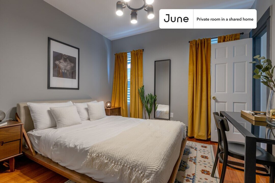 Private bedroom in 3 bed/1 bath Home in Boston, MA - Building Photo