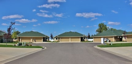 CEDAR SUMMIT ESTATES 55+ DUPLEXES in Spokane, WA - Foto de edificio - Building Photo