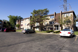 1747 W Chariot Ct Apartments