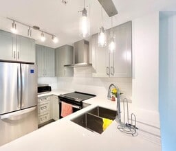 6338 King George Blvd in Surrey, BC - Building Photo - Building Photo