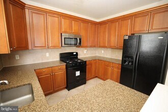 611 Masterson Ct in Ewing Township, NJ - Building Photo - Building Photo