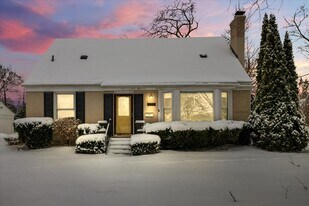 2299 W Lincoln St in Birmingham, MI - Building Photo