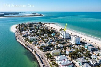403 Gulf Way in St Pete Beach, FL - Building Photo - Building Photo