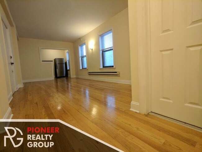 1335 N Dearborn St, Unit 607
