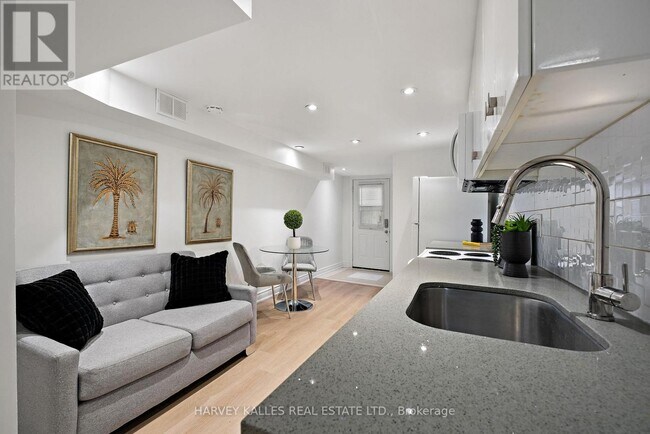 198 Yarmouth Rd in Toronto, ON - Building Photo - Building Photo