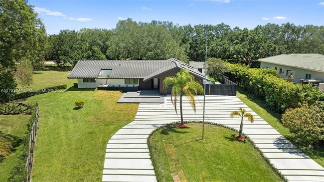 property at 5020 Hawkhurst Ave