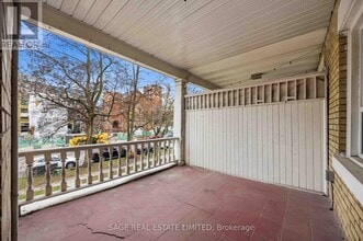 251 High Park Ave in Toronto, ON - Building Photo - Building Photo