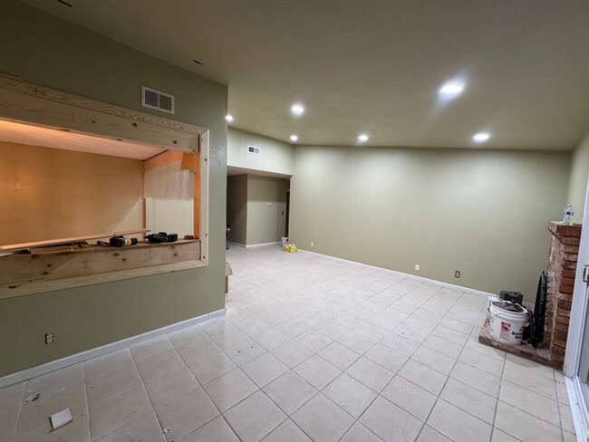 521 Locust Dr in Vallejo, CA - Building Photo - Building Photo