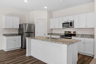 513 Thistle Ln in Maxwell, TX - Building Photo