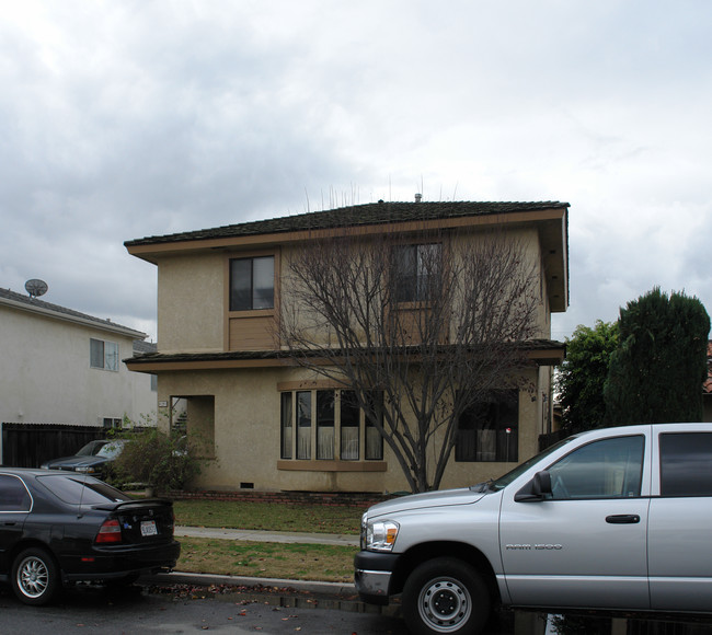 4292 Howard Ave in Los Alamitos, CA - Foto de edificio - Building Photo