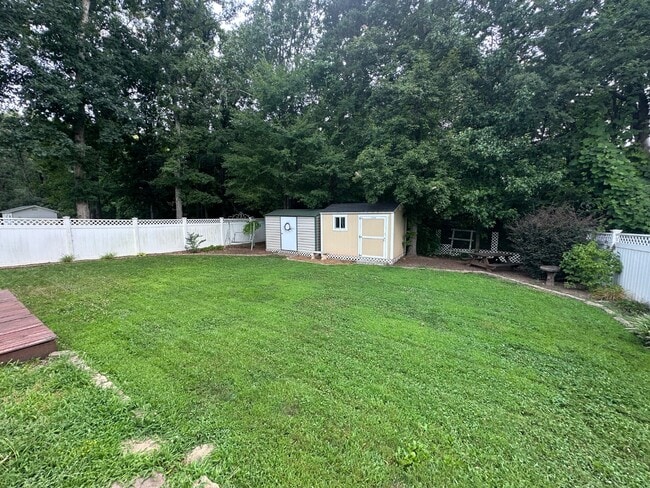 1290 Pyrtle Dr in Graham, NC - Building Photo - Building Photo