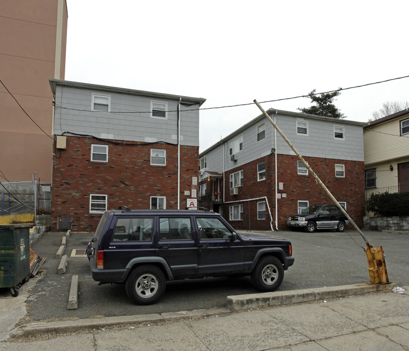 718-720 12th St in Union City, NJ - Foto de edificio