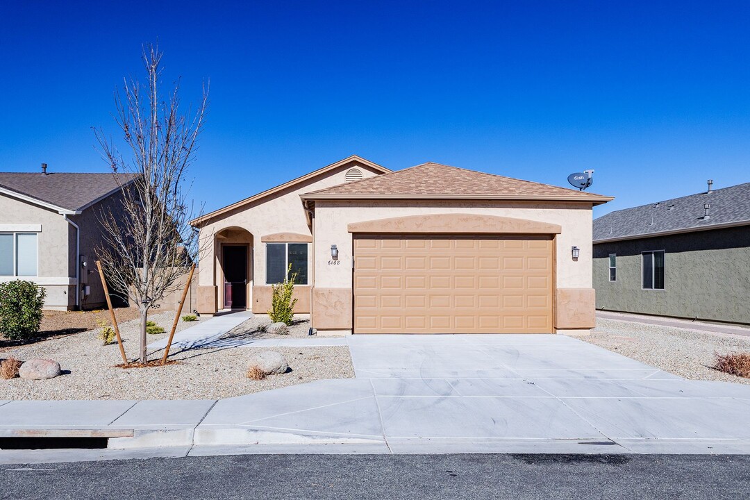 6168 Livingston Loop in Prescott Valley, AZ - Building Photo