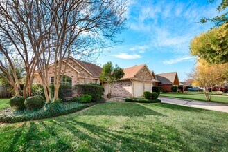 329 Clayton St in Grand Prairie, TX - Building Photo - Building Photo
