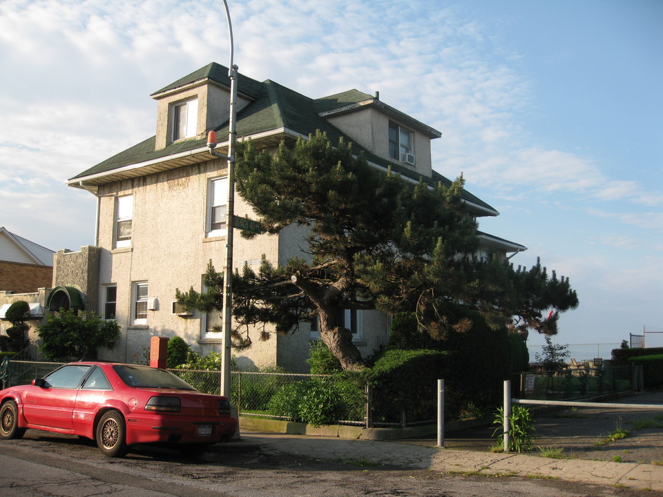 3848 Atlantic Ave in Brooklyn, NY - Building Photo