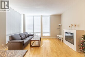 6333 Katsura St in Richmond, BC - Building Photo - Building Photo