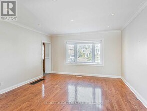 283 Bogert Ave in Toronto, ON - Building Photo - Building Photo