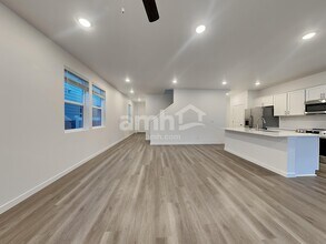 5126 Turnstone St SE in Olympia, WA - Foto de edificio - Building Photo