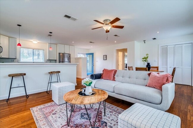 2505 Riddle Rd in Austin, TX - Building Photo - Building Photo