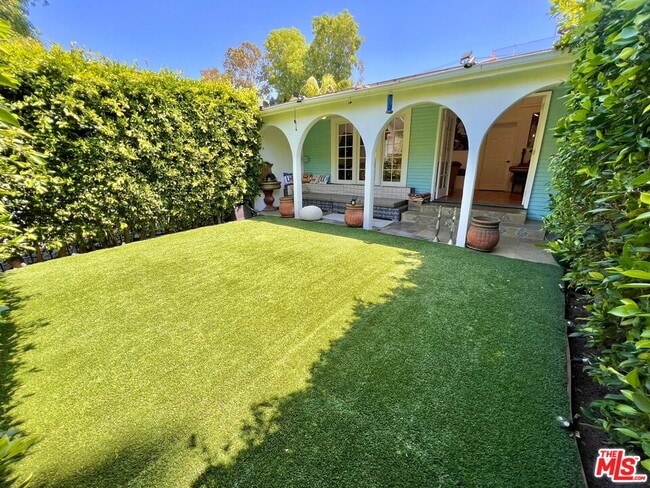 property at 708 Westmount Dr