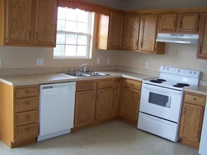 123 Jessica Way, Unit B in Stanford, KY - Building Photo - Building Photo