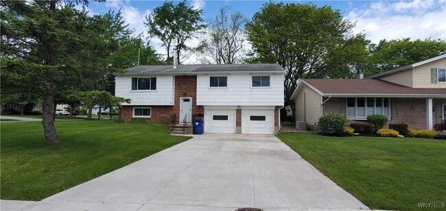 property at 35 Tomcyn Dr